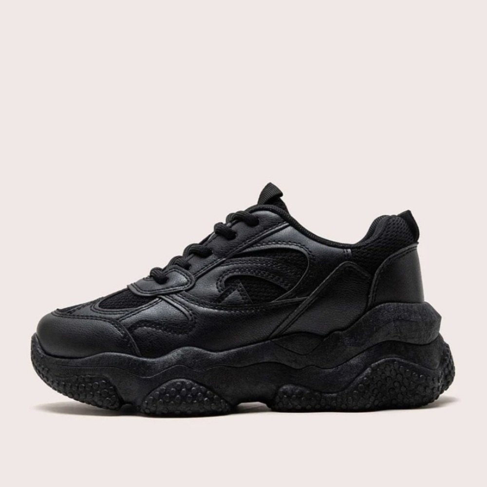 Black wide chunky sneakers